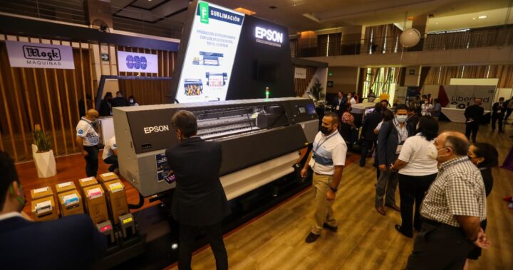 pson lanza la SureColor F10070, la primera impresora de sublimación para mercado textil, con gran formato de 76”.