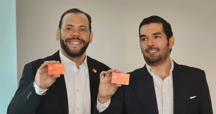 GlobalPay Solutions y MasterCard prenstan Rocket Mastercard Prepago