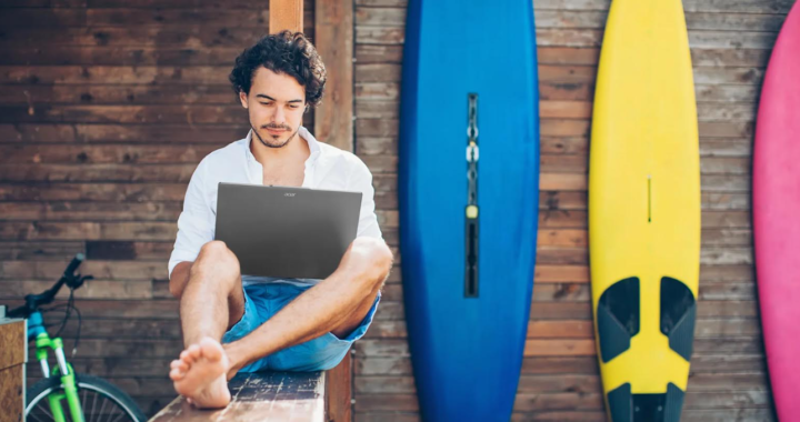 10 MANERAS EN LAS QUE LA LAPTOP CON LA QUE TRABAJAS INCIDE EN TU ESTADO DE ÁNIMO